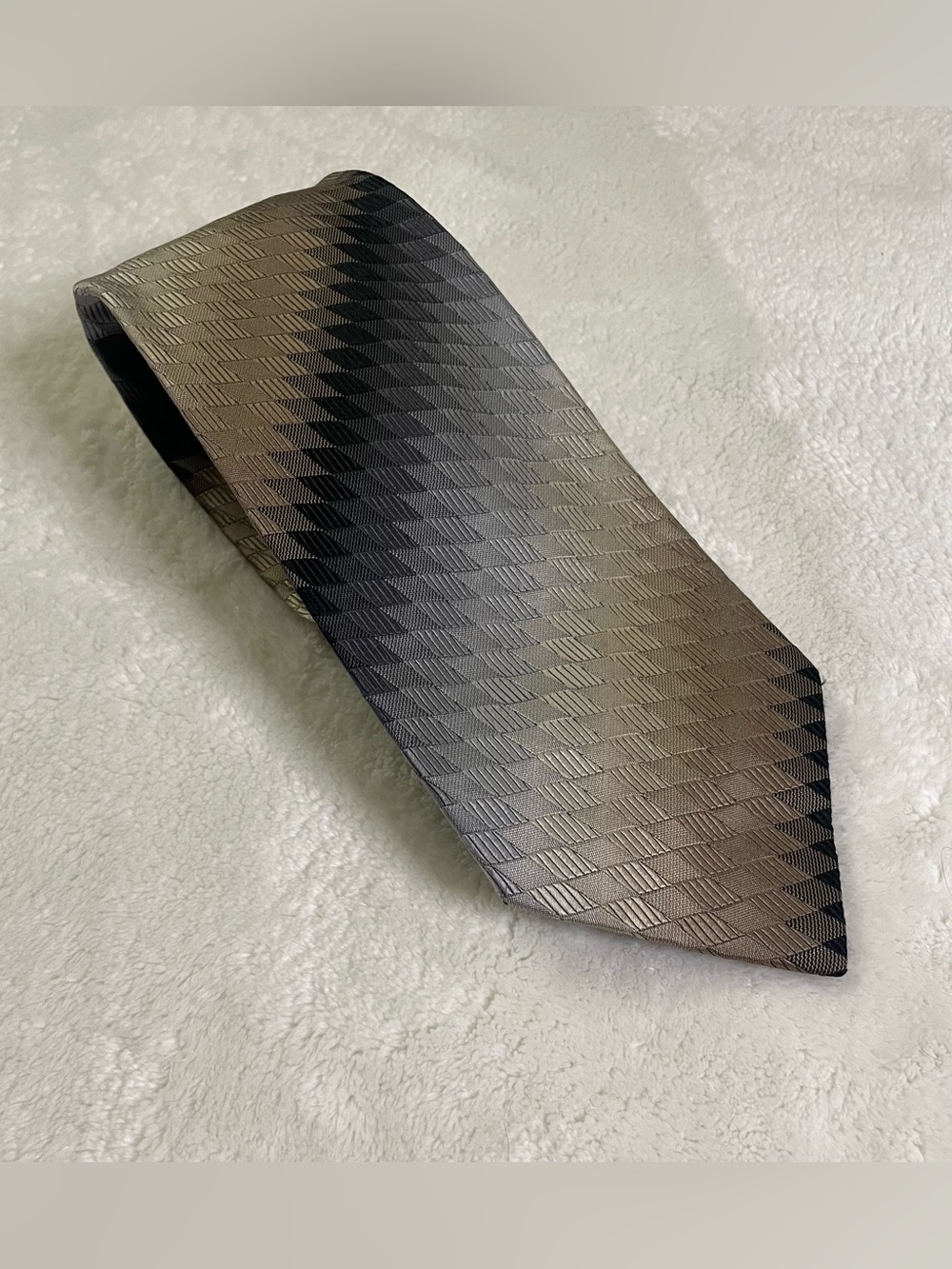 Cezani 100% Silk Diamond Ombré Grayscale Tie